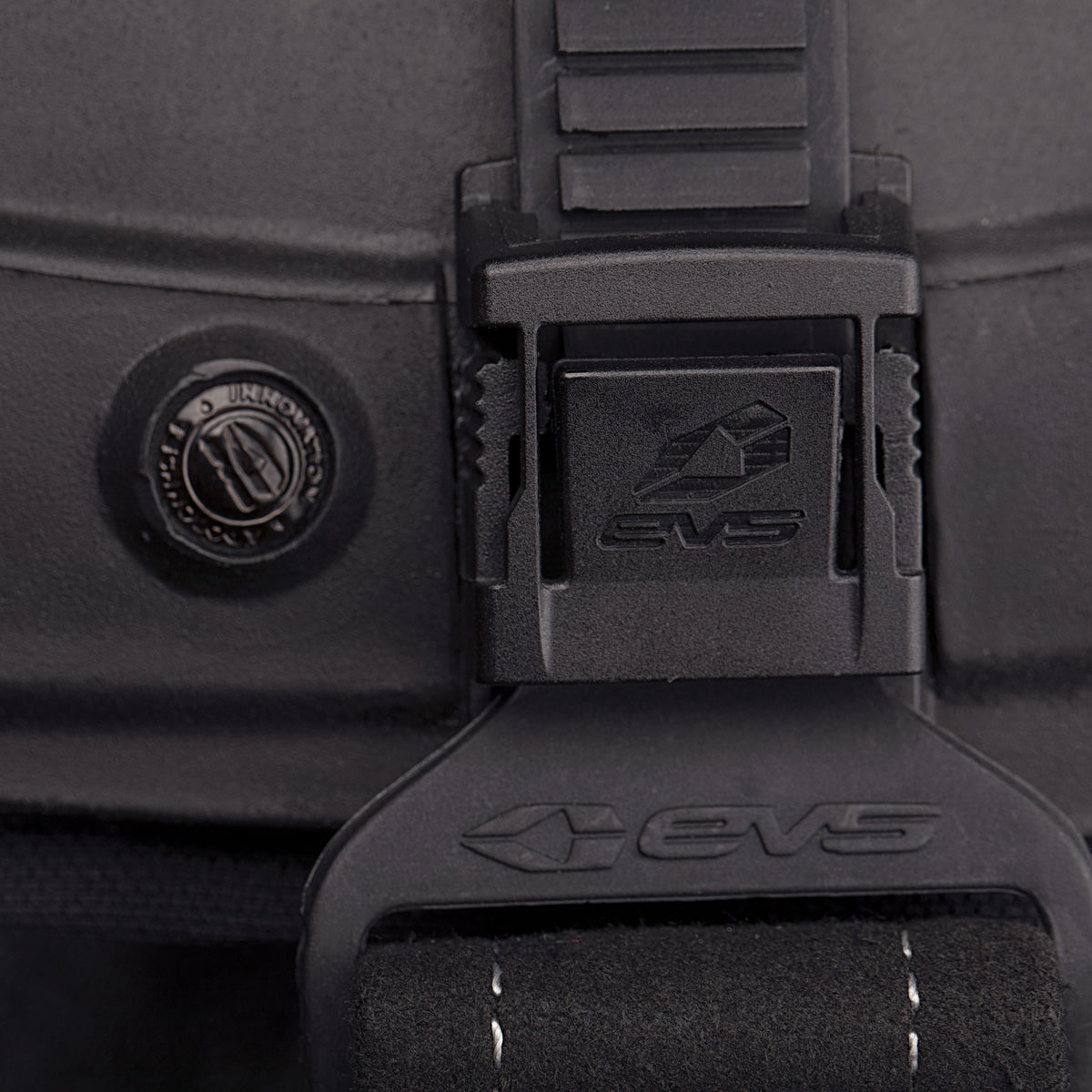 RS9 Knee Brace - Pair - EVS Sports