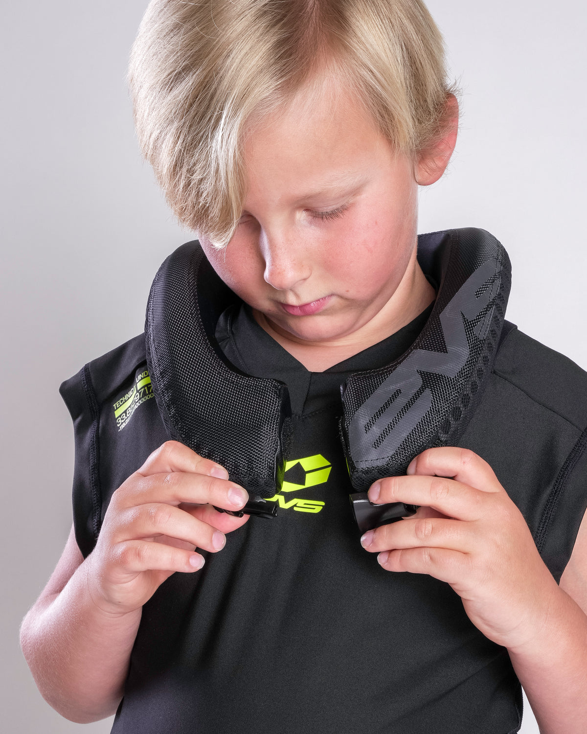 R2 Youth Race Collar - EVS Sports