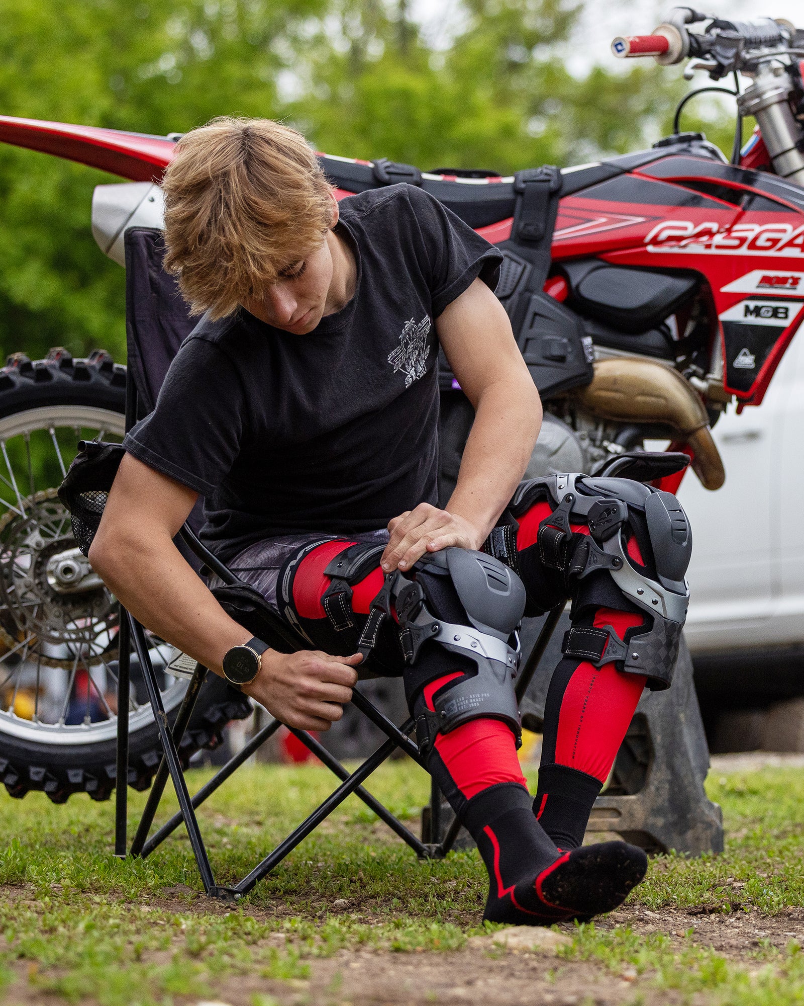 Axis Pro 2025 Knee Brace - EVS Sports