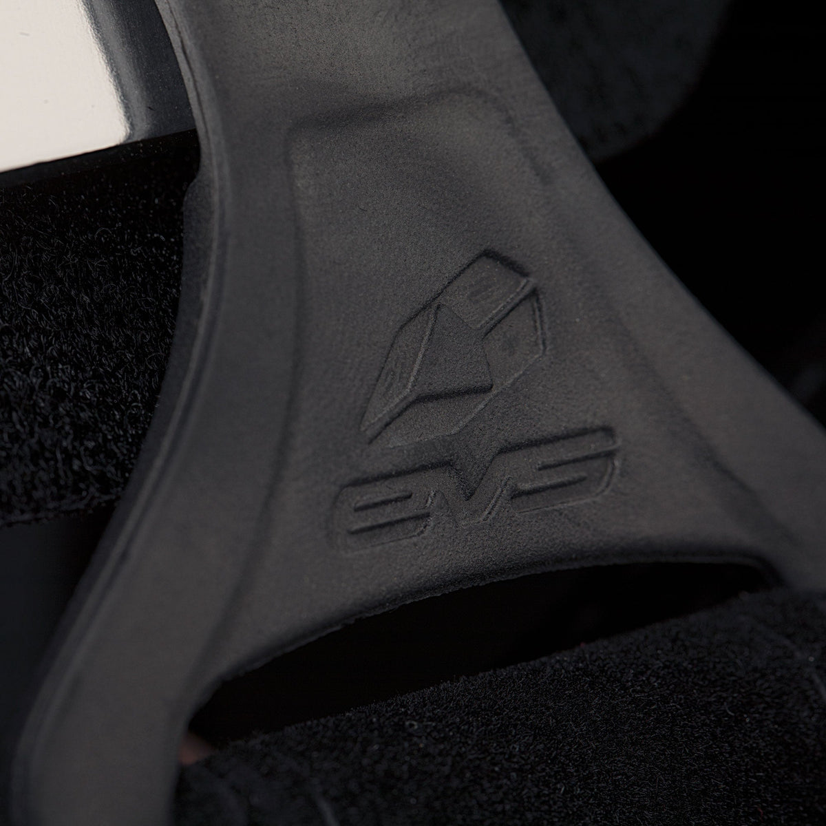 Axis Pro Knee Brace - Pair - EVS Sports
